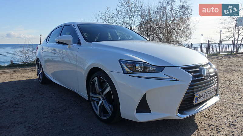 Седан Lexus IS 2018 в Одессе