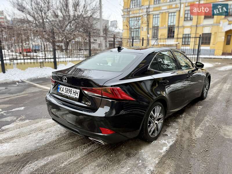 Седан Lexus IS 2018 в Киеве