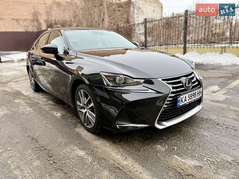 Седан Lexus IS 2018 в Киеве