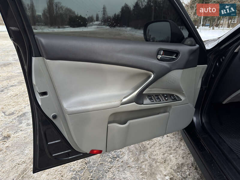Седан Lexus IS 2007 в Киеве