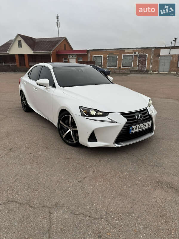 Седан Lexus IS 2016 в Києві