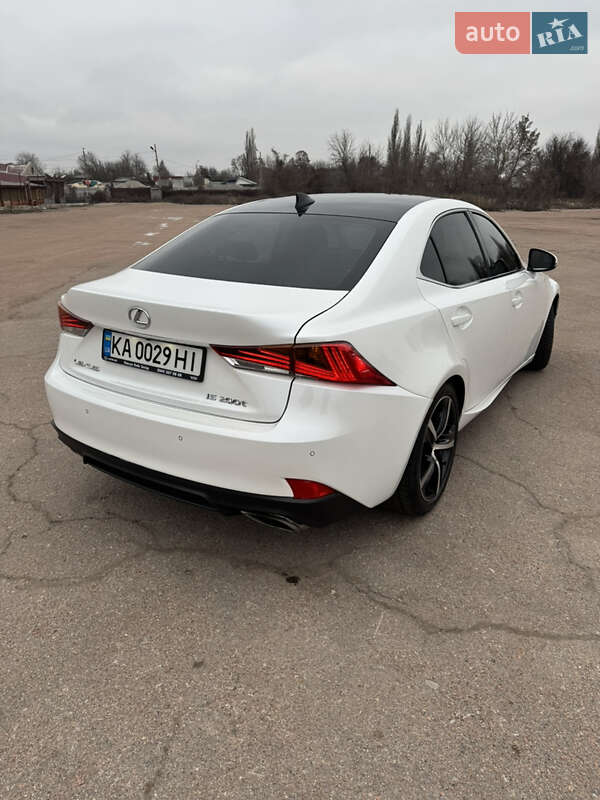 Седан Lexus IS 2016 в Києві