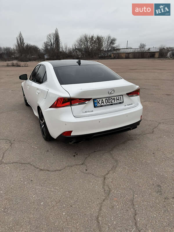 Седан Lexus IS 2016 в Києві