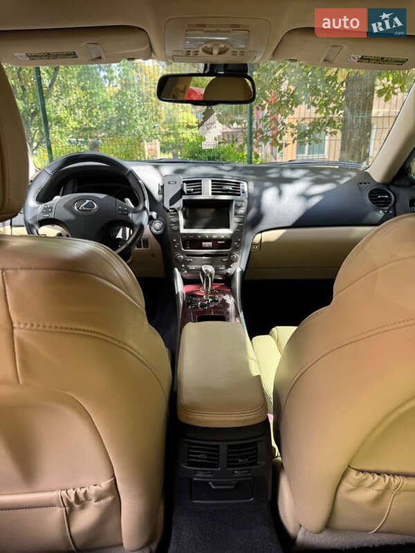 Седан Lexus IS 2008 в Киеве