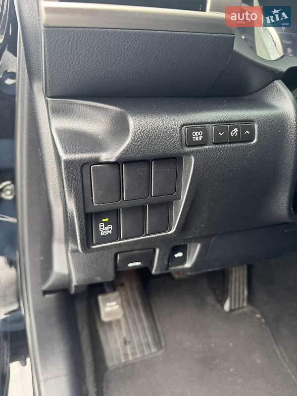 Седан Lexus IS 2014 в Києві