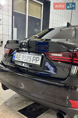 Седан Lexus IS 2013 в Никополе