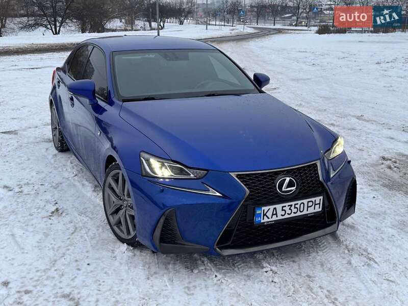 Седан Lexus IS 2017 в Киеве