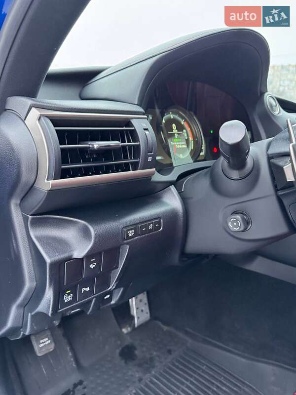 Седан Lexus IS 2017 в Киеве