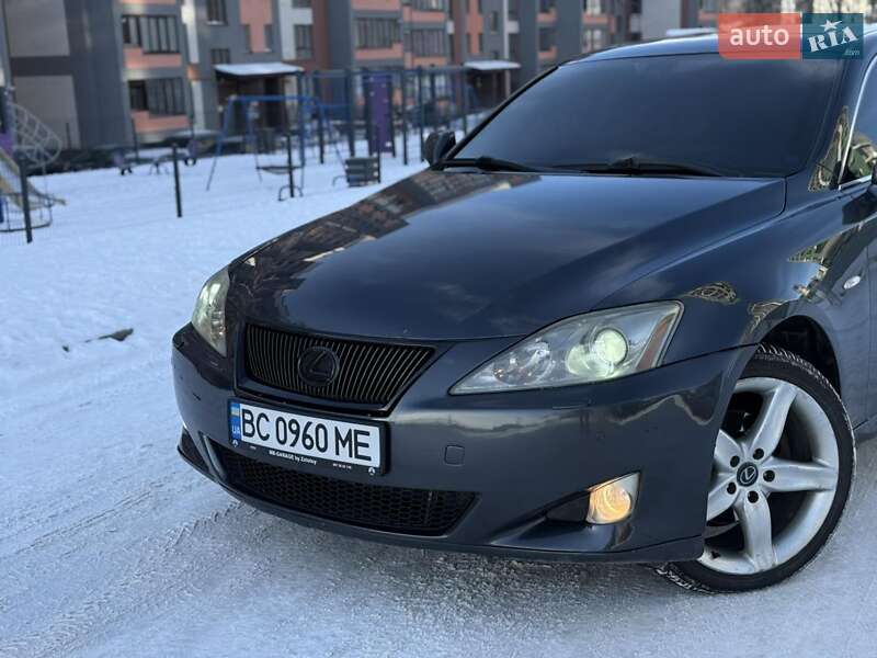 Седан Lexus IS 2006 в Борщеве