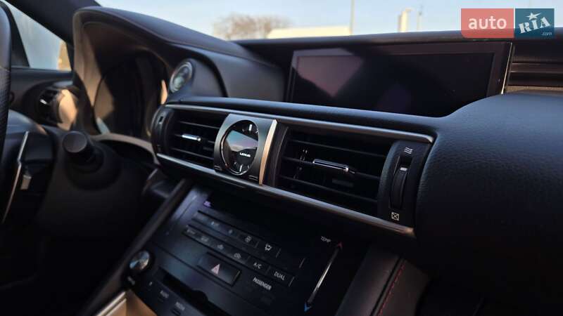 Седан Lexus IS 2016 в Одессе