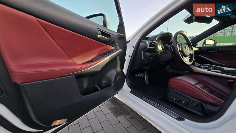 Седан Lexus IS 2016 в Одессе