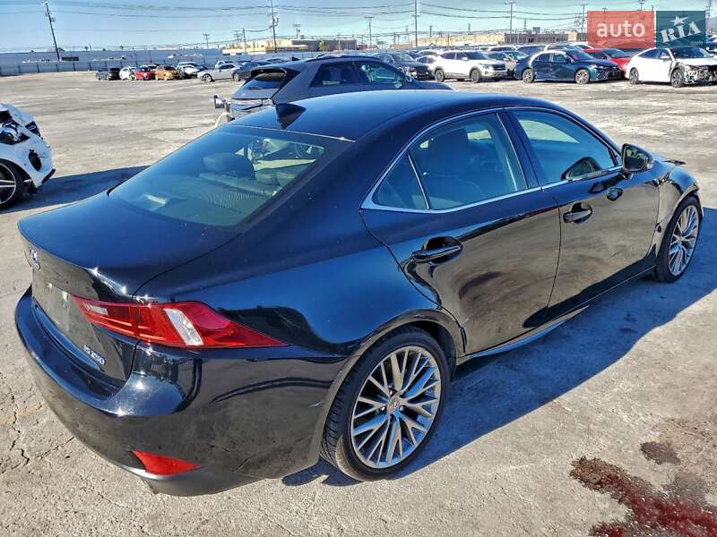 Седан Lexus IS 2015 в Киеве
