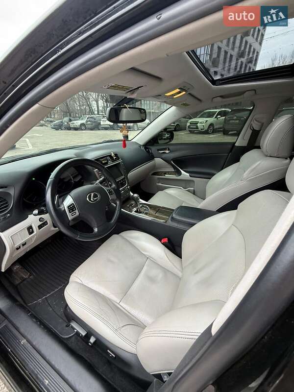 Седан Lexus IS 2012 в Днепре