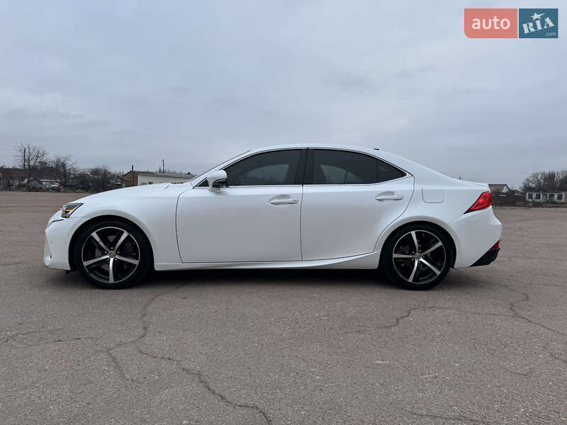 Седан Lexus IS 2016 в Киеве