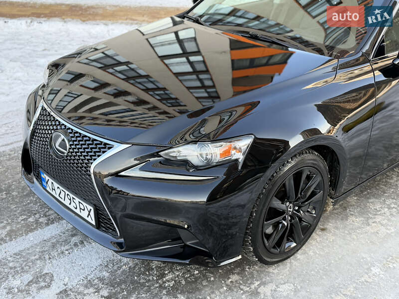 Седан Lexus IS 2015 в Киеве