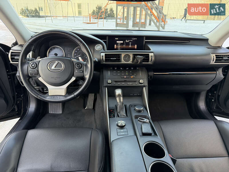 Седан Lexus IS 2015 в Киеве