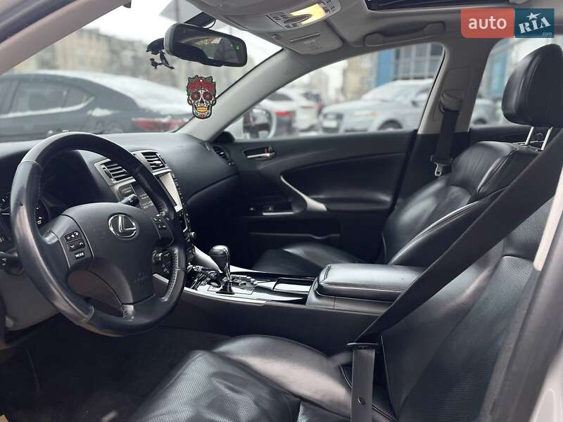 Седан Lexus IS 2008 в Днепре