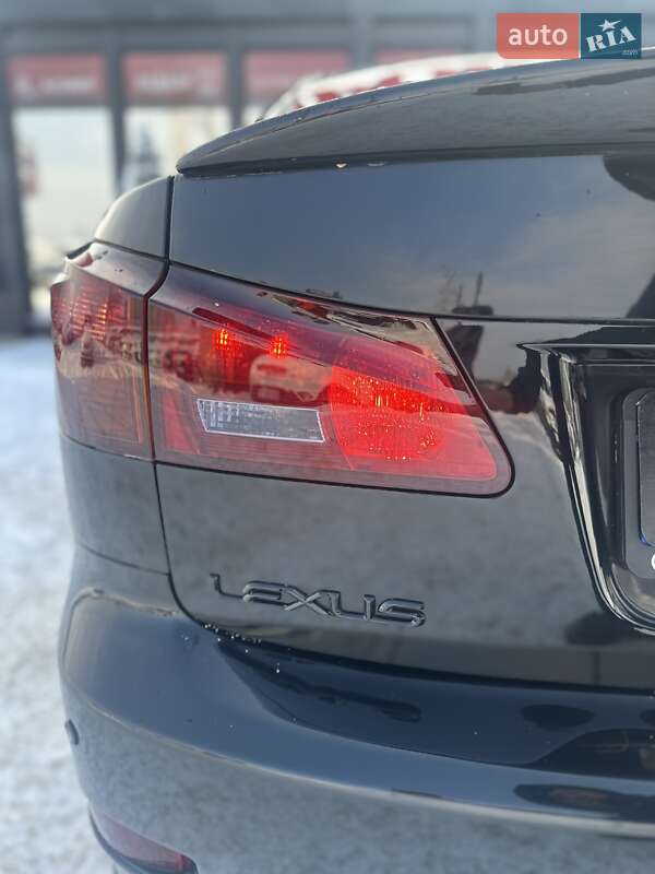 Седан Lexus IS 2007 в Білогородці