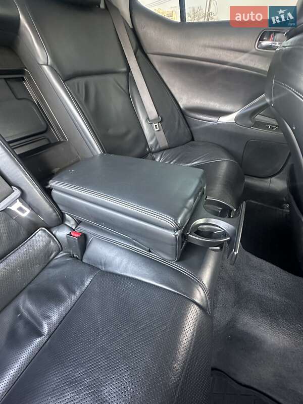 Седан Lexus IS 2007 в Білогородці