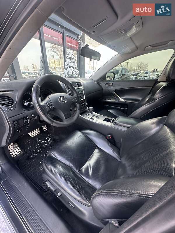 Седан Lexus IS 2007 в Білогородці