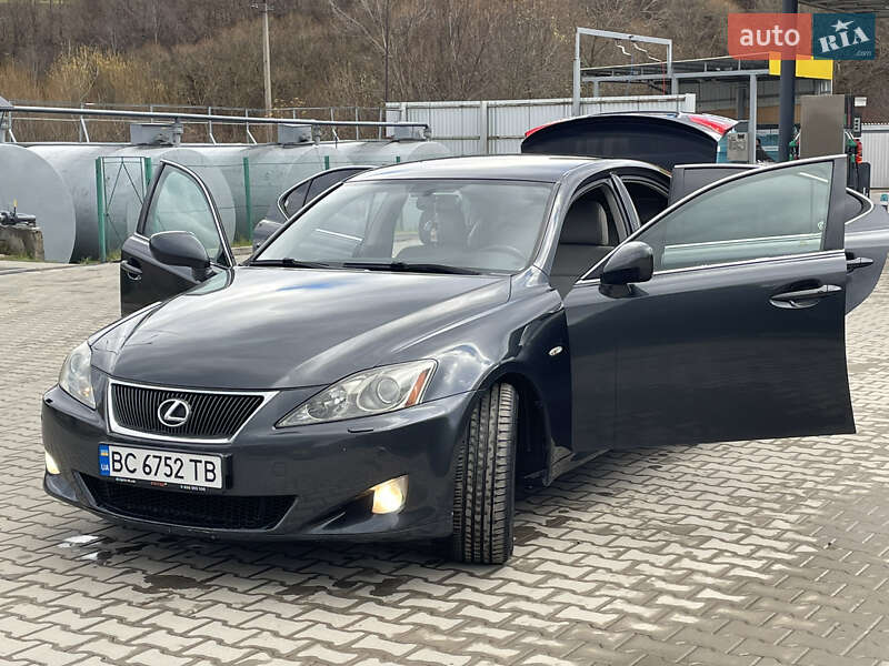 Седан Lexus IS 2007 в Турке