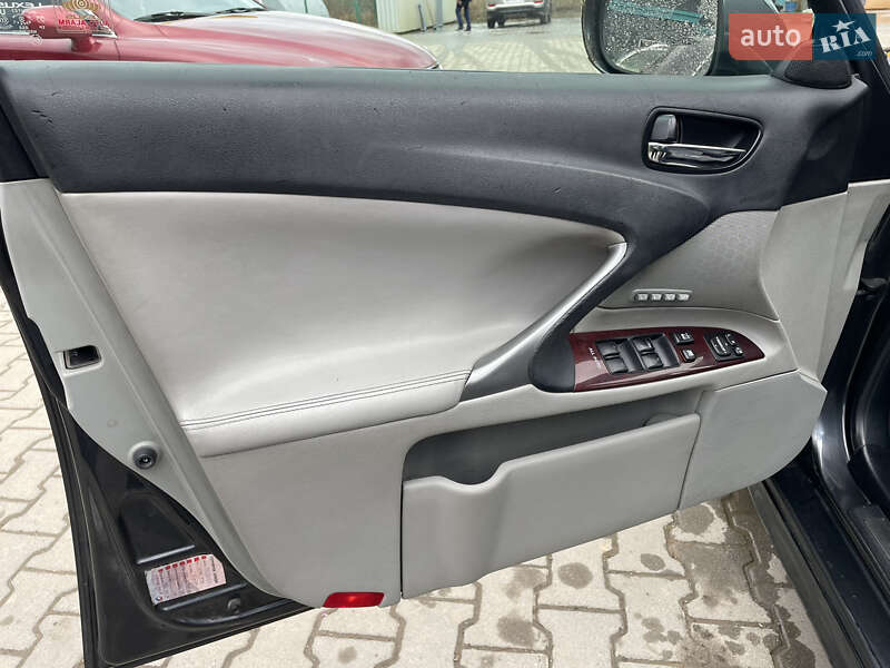 Седан Lexus IS 2007 в Турке