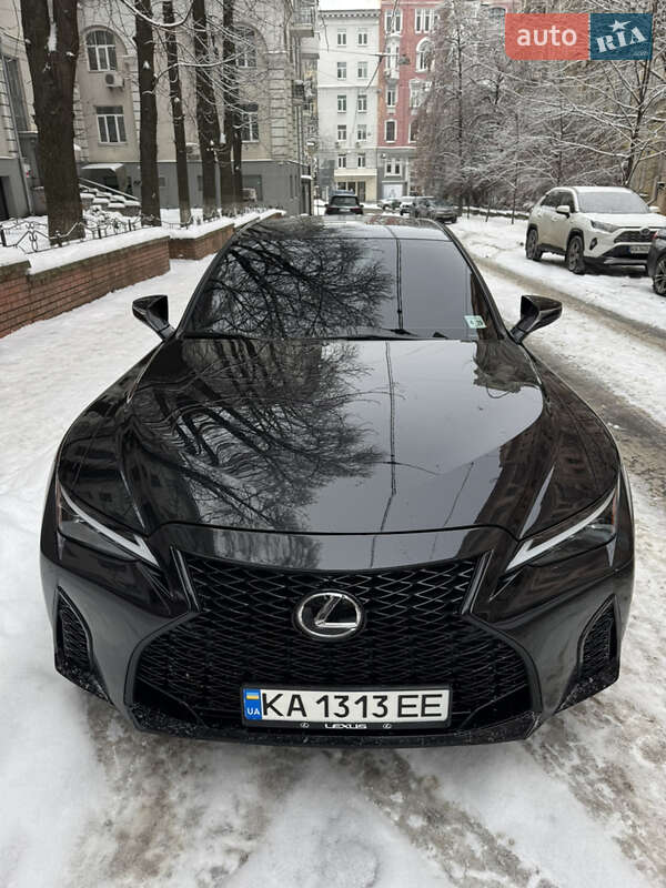 Седан Lexus IS 2024 в Киеве