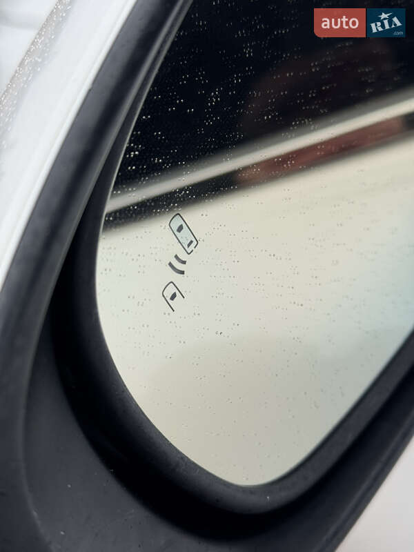 Седан Lexus IS 2016 в Киеве