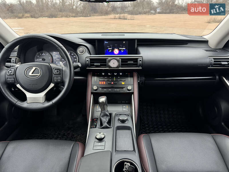 Седан Lexus IS 2016 в Киеве