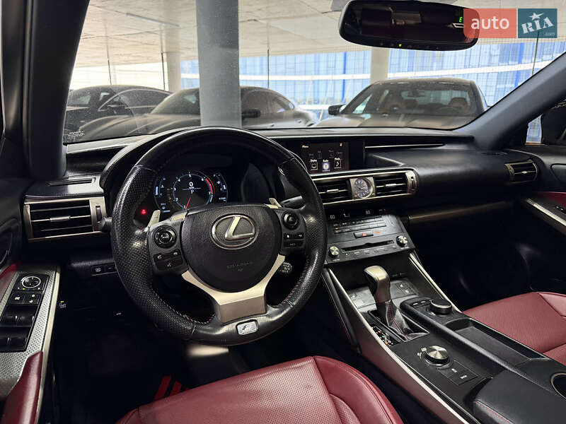 Седан Lexus IS 2015 в Одесі