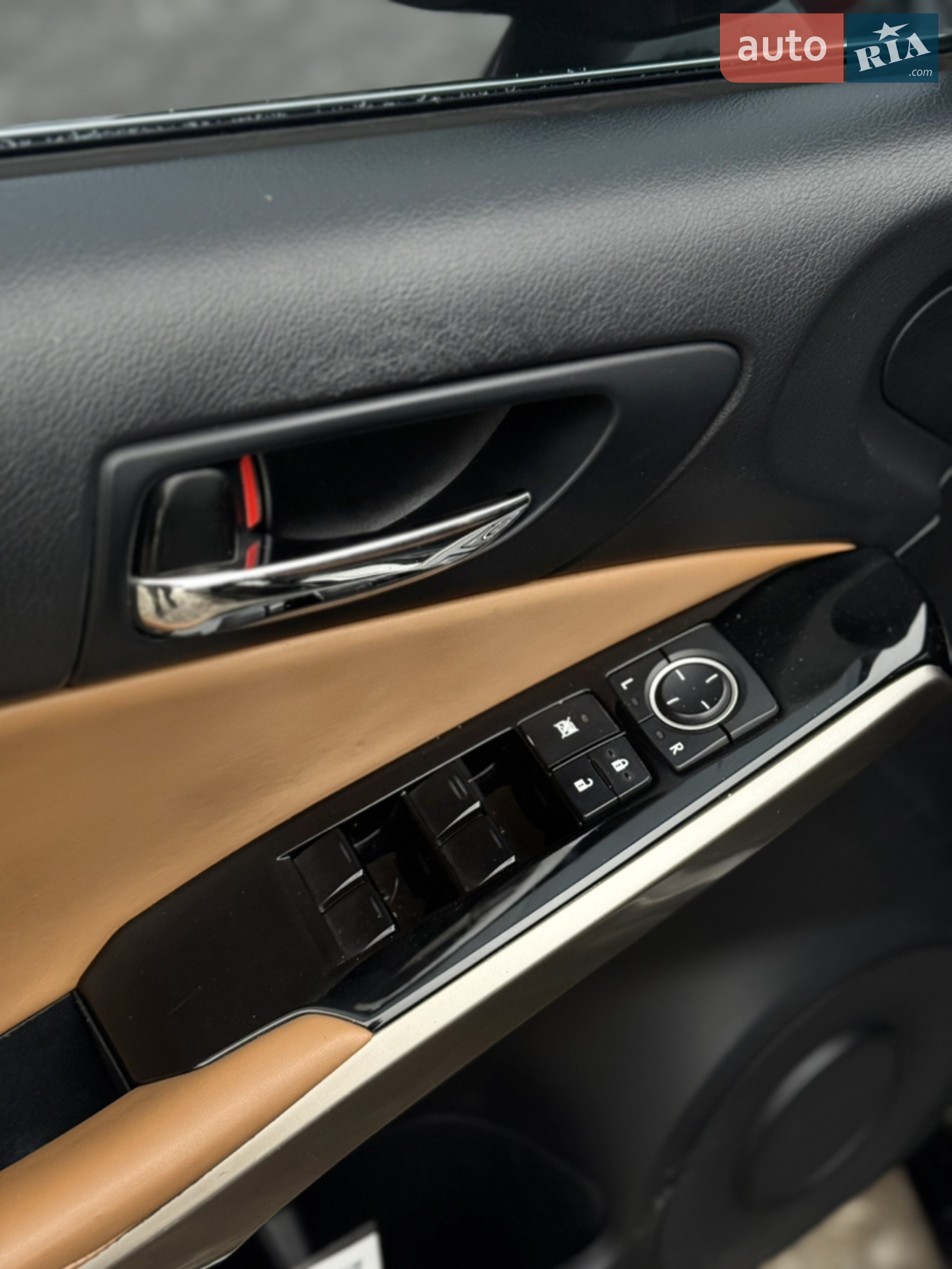 2015 Lexus IS - мініатюра 11