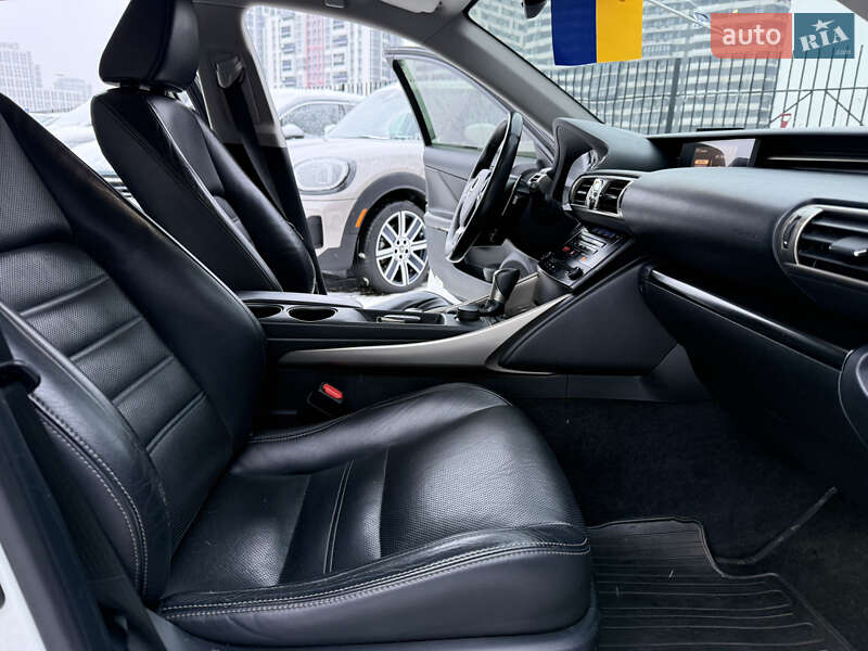Седан Lexus IS 2013 в Києві фото 23 Седан Lexus IS 2013 в Києві