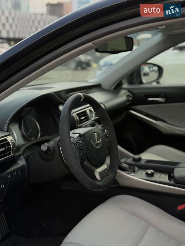 Седан Lexus IS 2016 в Одессе
