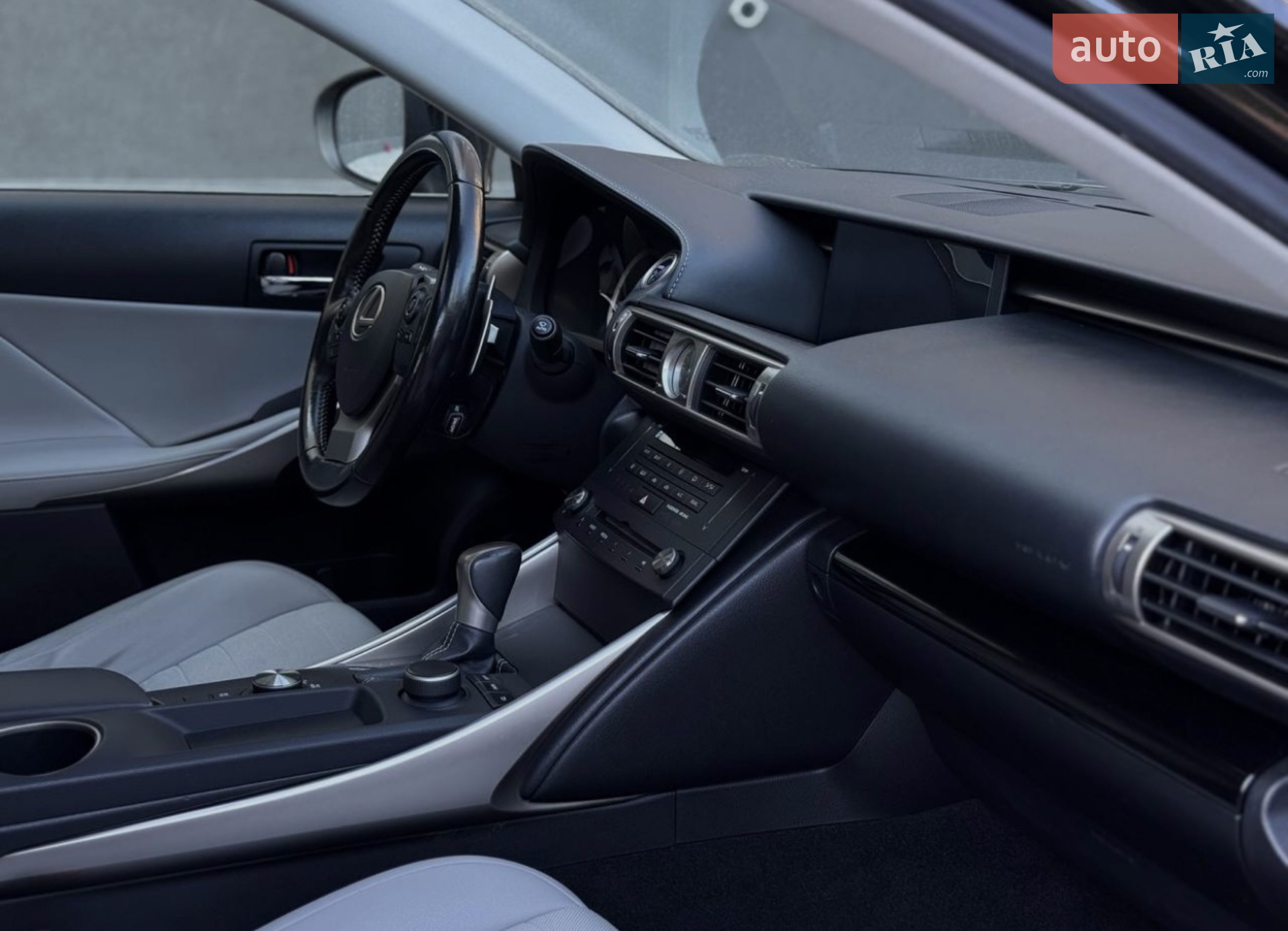 2016 Lexus IS - мініатюра 14