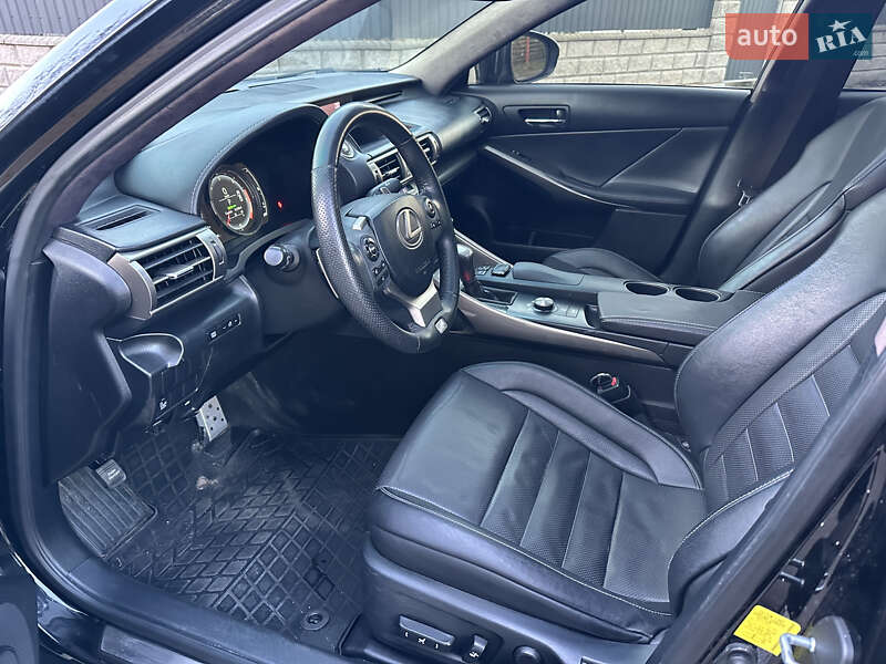 Седан Lexus IS 2014 в Киеве