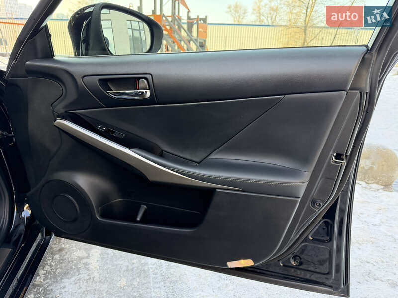 Седан Lexus IS 2015 в Киеве фото 22 Седан Lexus IS 2015 в Киеве