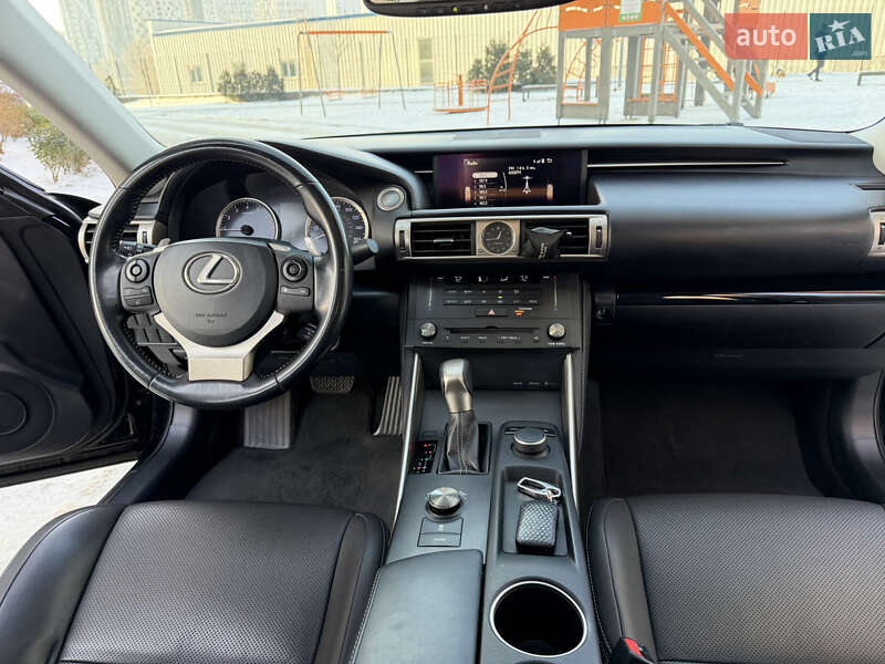 Седан Lexus IS 2015 в Киеве фото 27 Седан Lexus IS 2015 в Киеве