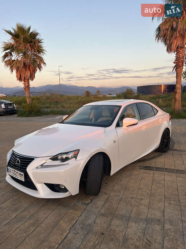 Седан Lexus IS 2016 в Харькове фото Седан Lexus IS 2016 в Харькове