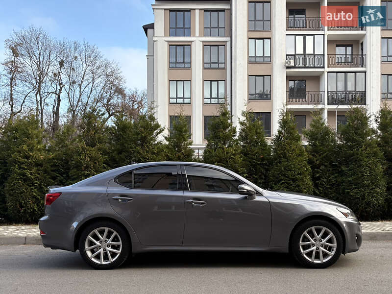 Седан Lexus IS 2012 в Львове