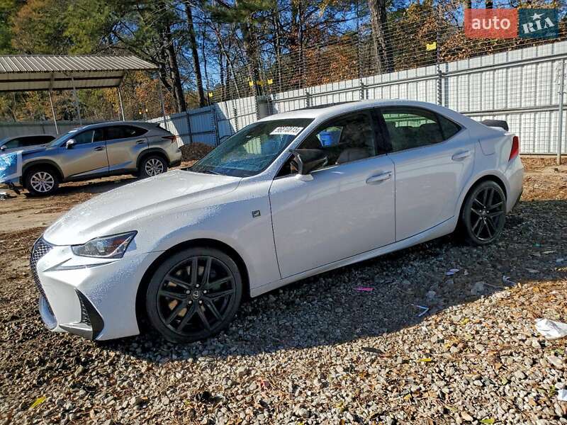 Седан Lexus IS 2018 в Львове
