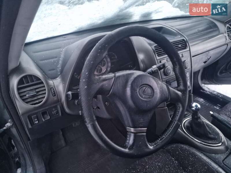 Седан Lexus IS 1999 в Каменском