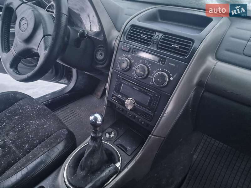 Седан Lexus IS 1999 в Каменском