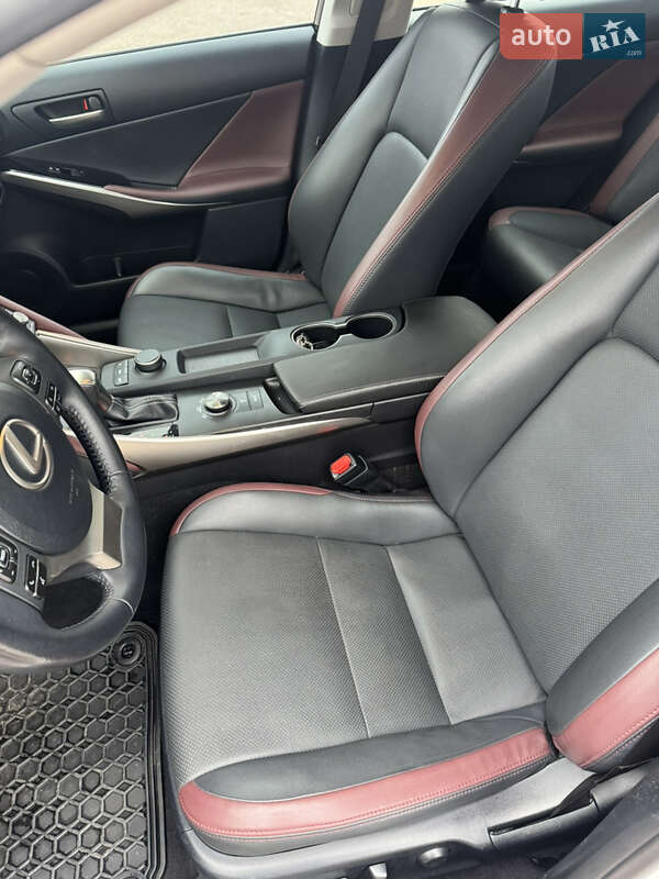 Седан Lexus IS 2016 в Києві фото 32 Седан Lexus IS 2016 в Києві