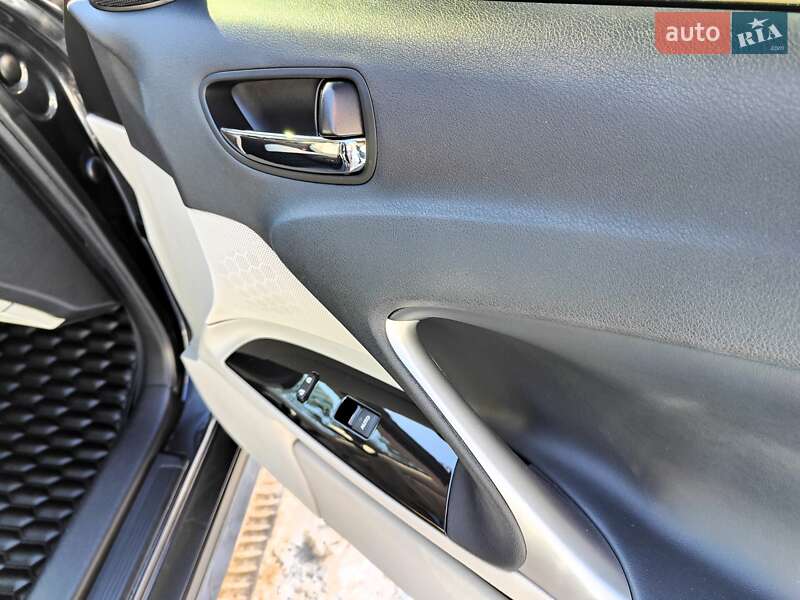 Седан Lexus IS 2011 в Києві фото 50 Седан Lexus IS 2011 в Києві