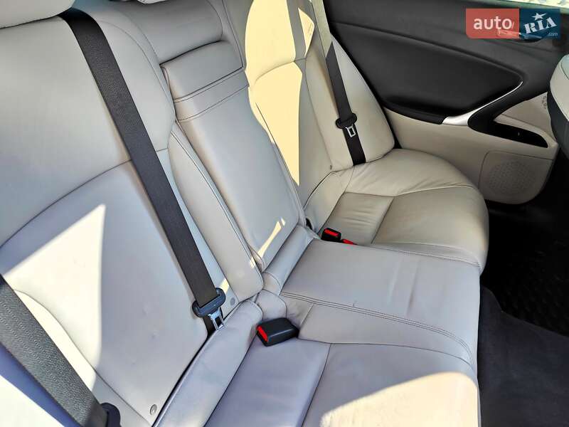 Седан Lexus IS 2011 в Києві фото 62 Седан Lexus IS 2011 в Києві
