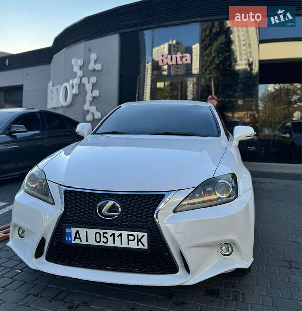 Lexus IS 2011