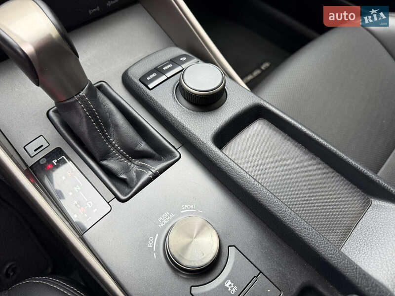 Седан Lexus IS 2015 в Киеве фото 35 Седан Lexus IS 2015 в Киеве