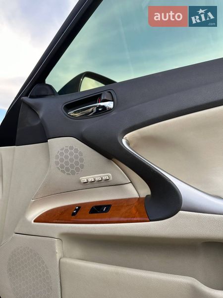 Седан Lexus IS 2009 в Шептицькому