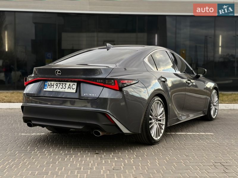 Седан Lexus IS 2023 в Одесі