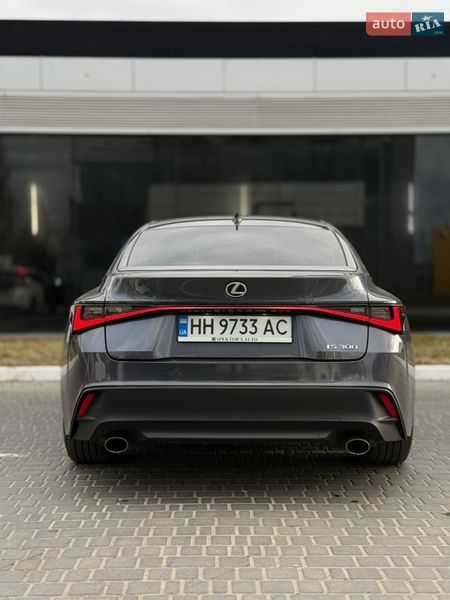 Седан Lexus IS 2023 в Одесі